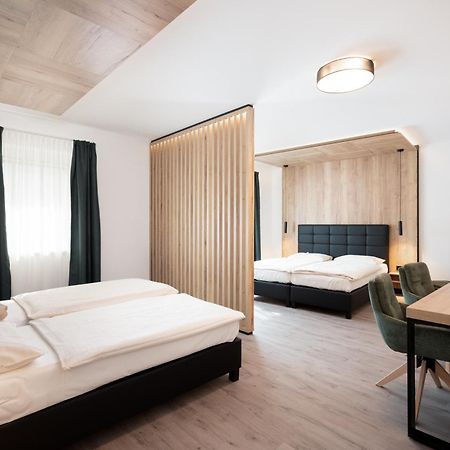 City Hotel Штокерау Екстер'єр фото