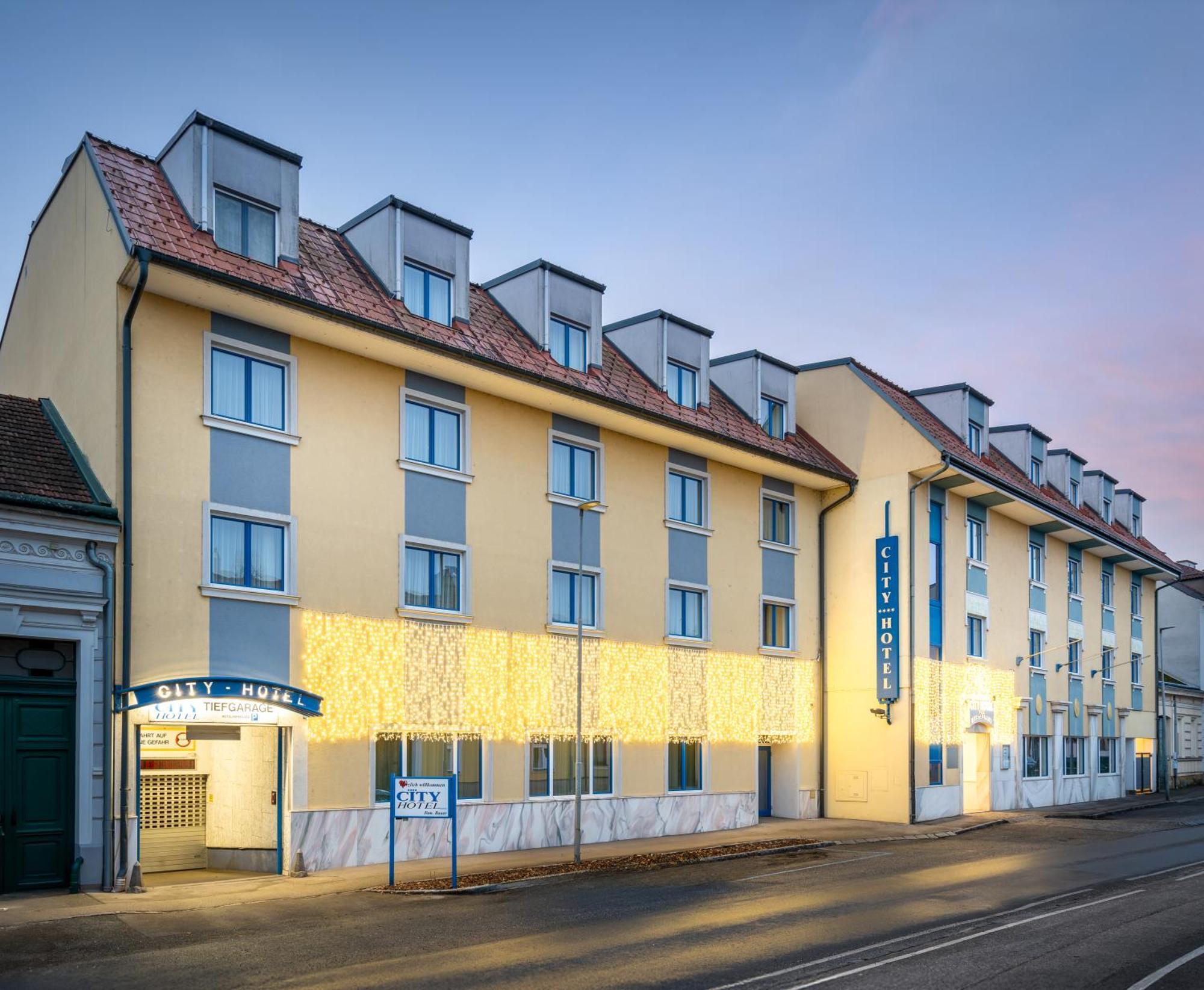 City Hotel Штокерау Екстер'єр фото