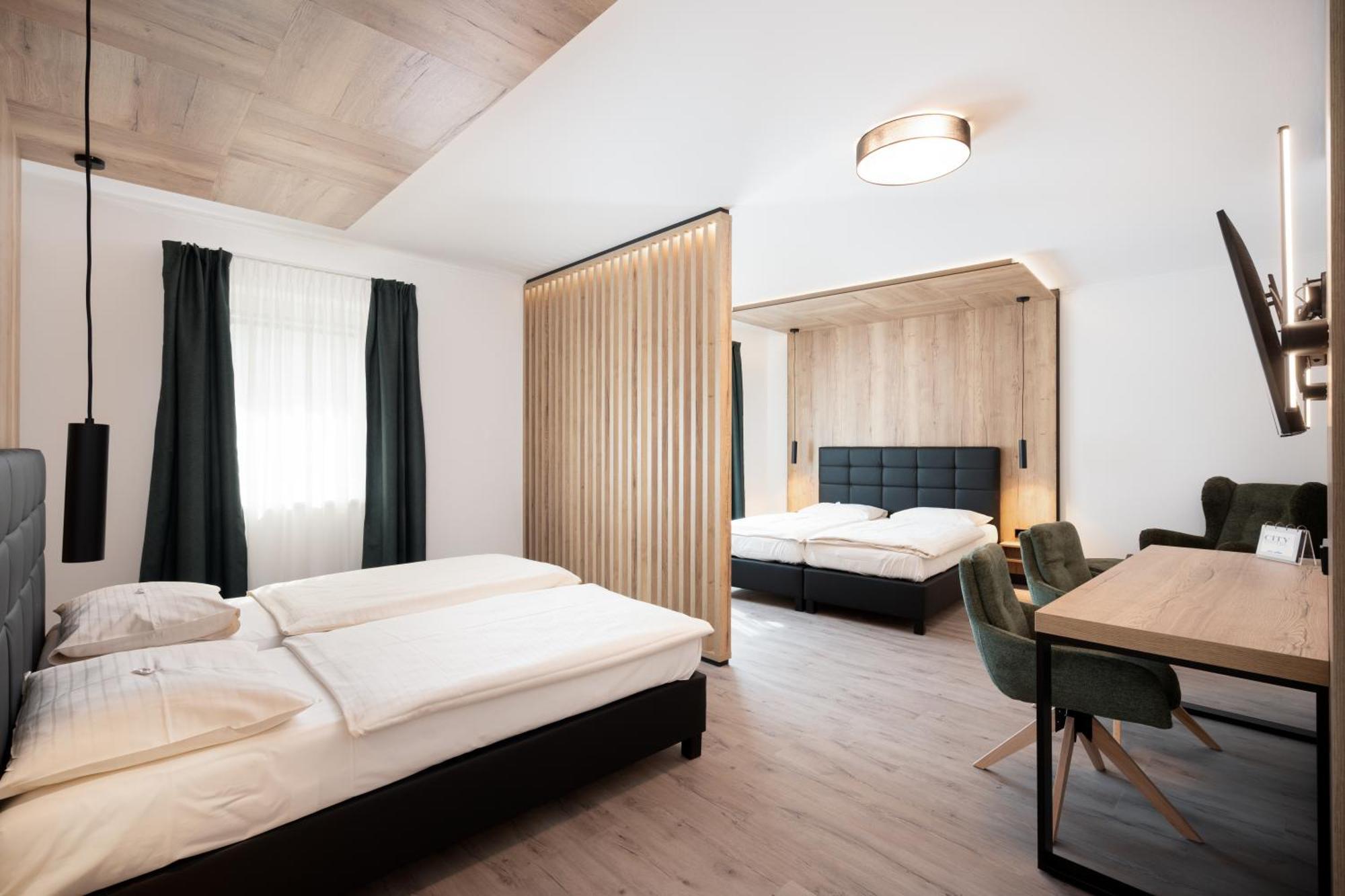 City Hotel Штокерау Екстер'єр фото